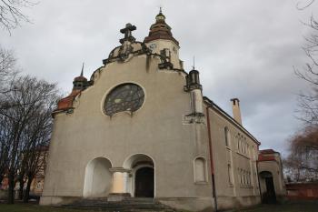 Kostel od jihozápadu ( © Ivan Grisa 01/2011)