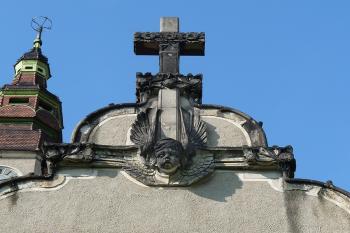 detail štítu (© de.ardoise, 08/2010)