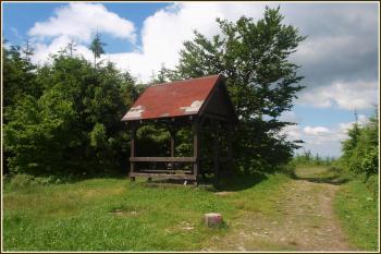 vrcholový bod Velkého Javorníku (© Zdeněk Friedel, 23.června 2010)