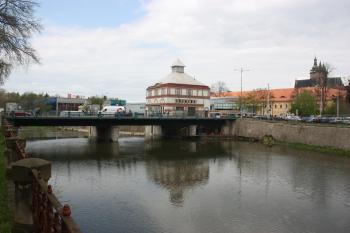 Návodní strana jezu ( © Ivan Grisa 04/2010)