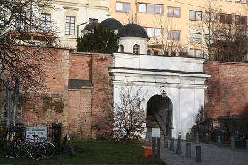 Jižní vstup od ulice Ignáta Hermanna (© Ivan Grisa, 12/2008)