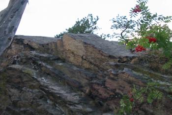 nejvyšší bod skalního bradla,na němž stál hrad Kozlov (© D Dohňanský, 09/2015)