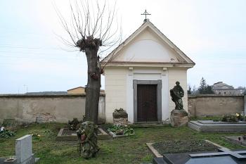 Márnice v jižní části hřbitova (© Ivan Grisa, 12/2008)