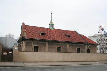 Kostel od jihu (© Ivan Grisa, 12/2008)