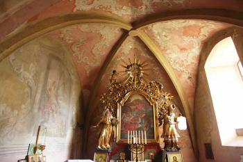 presbytář s gotickou klenbou (© Karel Husák, 09/2009)