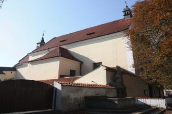 Kostel od jihovýchodu ( © Ivan Grisa 10/2010)