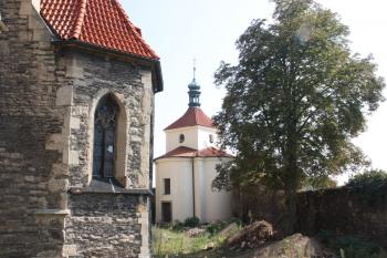Kostnice od západu ( © Ivan Grisa 09/2009)