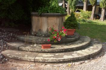 Zrušená studna (© Milan Caha 08/2008)