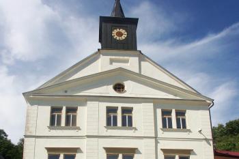 průčelí (© Milan Caha 08/2008)