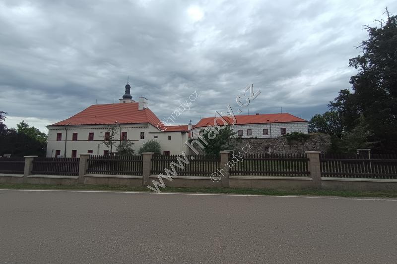 Komorní Hrádek Komorní Hrádek