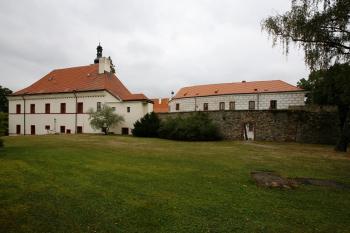 Celkový pohled od jihu ( © Filip Matoušek 09/2009)