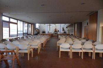 Pohled ze zadní kaple k oltáři (© Johannes Cladis, 01/2017)