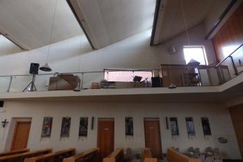 Zpěvácká kruchta a křížová cesta (© Johannes Cladis, 01/2017)