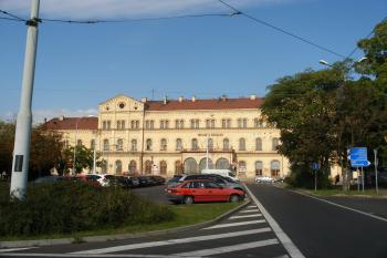 Nádražní budova v Teplicích (© Jiří Špaček, 9/2016)