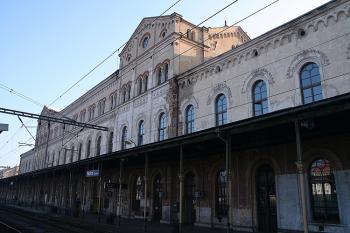 Střední část budovy od severozápadu (© Ivan Grisa, 12/2008)