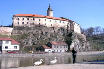 Pohled přes řeku ( © Luděk Pitter 03/2005)