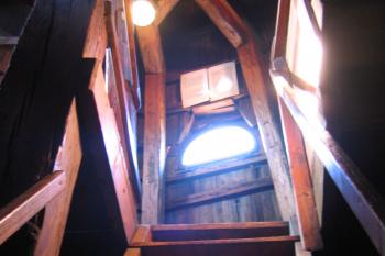 Schody do špičky věže (© Klobouk, 10/2008)