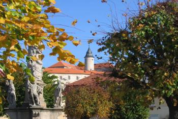 Z náměstí (© klobouk, 10/2008)