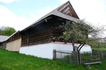 typický dřevěný domek ( © Jan P. Štěpánek 05/2008)