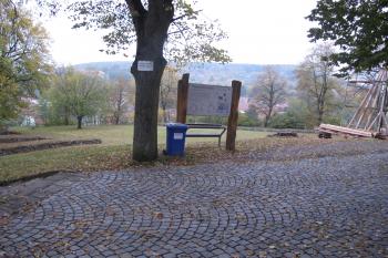 příchod k hradu od východu (© D Dohňanský, 10/2016)