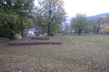 obrys zástavby na vých straně (© D Dohňanský, 10/2016)