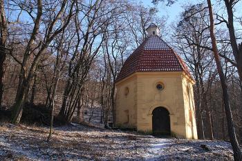 Kaple od západu (© Ivan Grisa, 01/2009)
