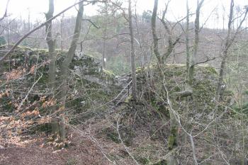 pohled na centrální plato z protějšího kopce (© D Dohňanský, 04/2015)