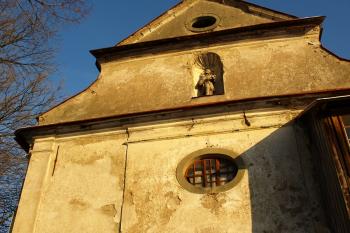 západní průčelí ( © Milan Caha 01/2009)