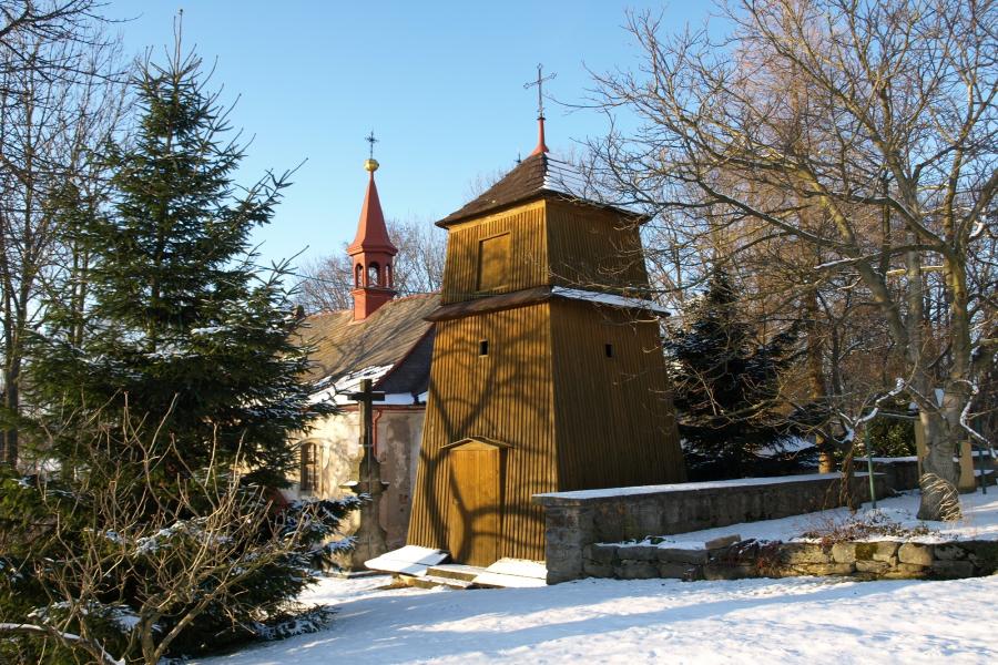 zvonice u kostela sv. Jana Nepomuckého