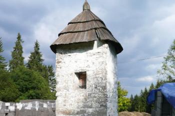 zadní strana kaple ( © Jan P. Štěpánek 09/2008)