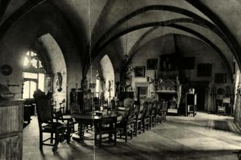 rytířský sál na počátku 20. století (© Robert Weber: Schlesische Schlösser. Bd. 2, Verl. des Deutschen Schloesser Albums, Dresden/Breslau, 1909)