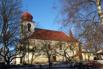 kostel Nejsvětější Trojice - pohled od jihu ( © Milan Caha 01/2009)