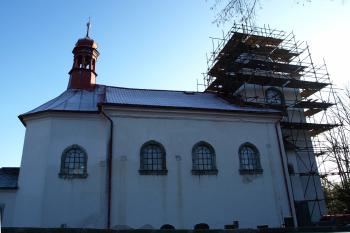 loď a presbytář od severu ( © Milan Caha 01/2009)