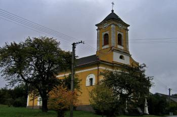 Kostel sv. Petra a Pavla ve Starých Těchanovicích ( © Pavel Vítek 10/2008)