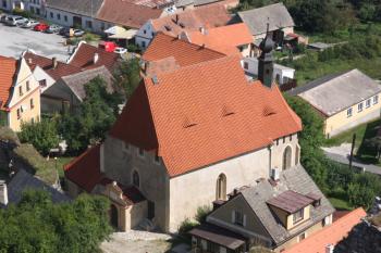 Kostel z velké hradní věže ( © Ivan Grisa 08/2011)