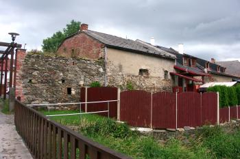 vnější hradební zeď ( © Milan Caha 06/2008)