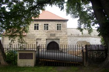 Původní vchod do hradu - hlavní brána (© Jan Šebek, 06/2008)