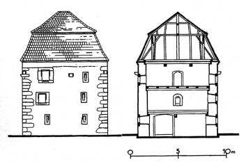 Vlevo tvrz od jihovýchodu, vpravo řez ( © E. Różycka (1978))