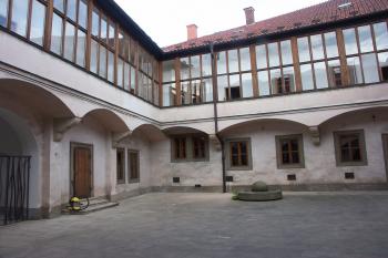 nádvoří paláce ( © Milan Caha 06/2008)