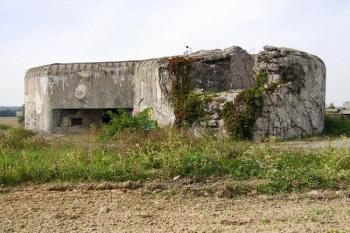 pohled na pěchotní srub U orla od východu ( © Jan P. Štěpánek 09/2006)