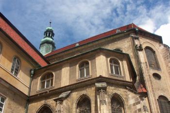 boční kaple a presbytář ( © Milan Caha 08/2008)