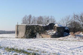 pěchotní srub U Jaroše od východu ( © Jan P. Štěpánek 01/2009)