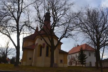 kostelík ve Stochově (© Daniel Šmidrkal, 03/2015)