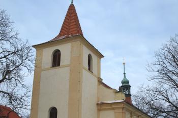 vstupní průčelí kostela ( © Milan Caha 01/2009)