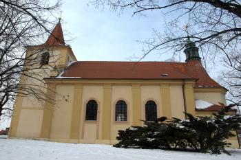 kostel od jihu ( © Milan Caha 01/2009)