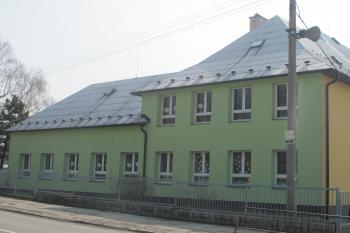 Sev.strana zámku ( © Dušan Dohňanský 04/2019)