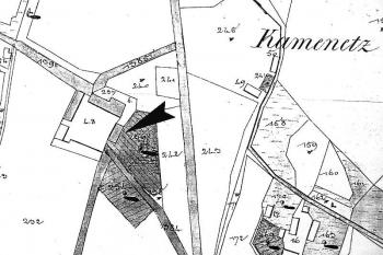 Vyznačení zámku a dvora na mapě stabilního katastru z 30. let 19. století (© Šlechtická sídla na Frýdecko - Místecku (J. Tichánek a kolektiv, 2006))