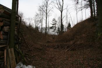 Pohled na příkop (© Petr Nožička, 12/2009)