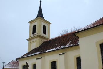věž a socha sv. Jana Nepomuckého ( © Milan Caha 01/2009)