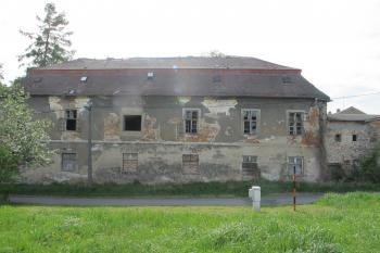 vých.strana nového zámku (© D Dohňanský, 05/2018)